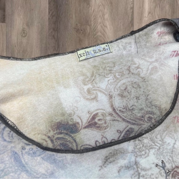 Vintage 2000s Women's 3/4 Sleeve Top - Dreamy Bling Birds & Florals Size S/M - Picture 5 of 7